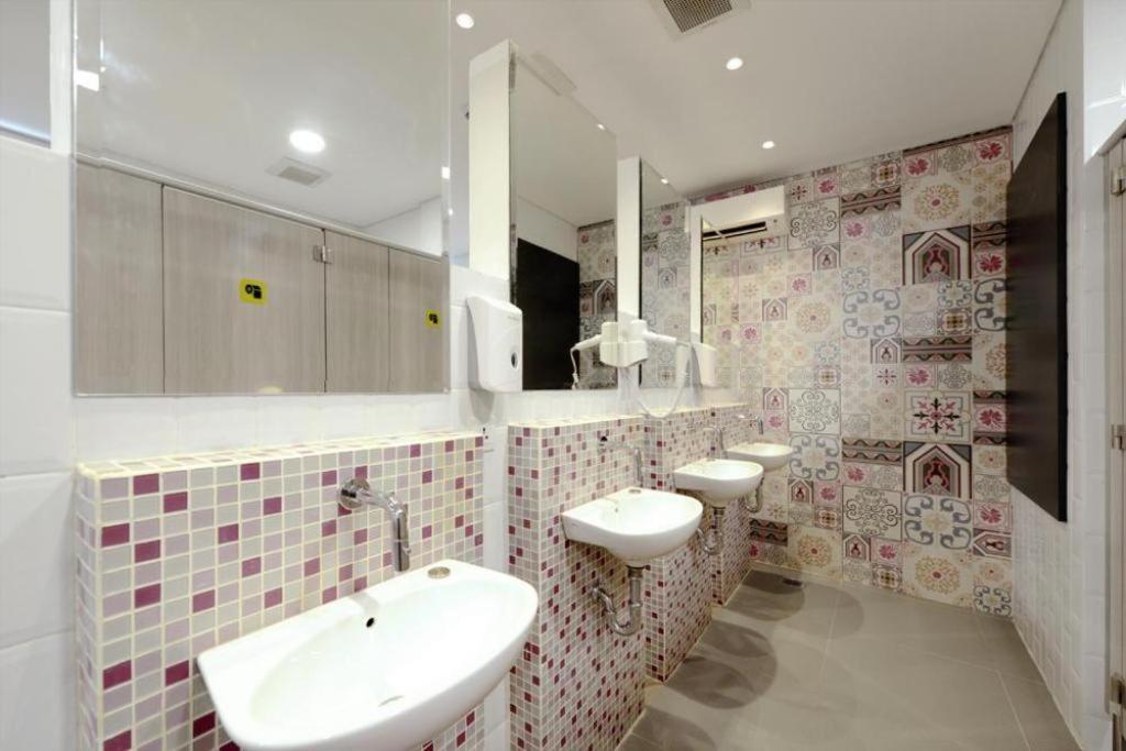 The Social House - Coliving & Hostel - Previously Known As Nomad Hostel Dżakarta Zewnętrze zdjęcie